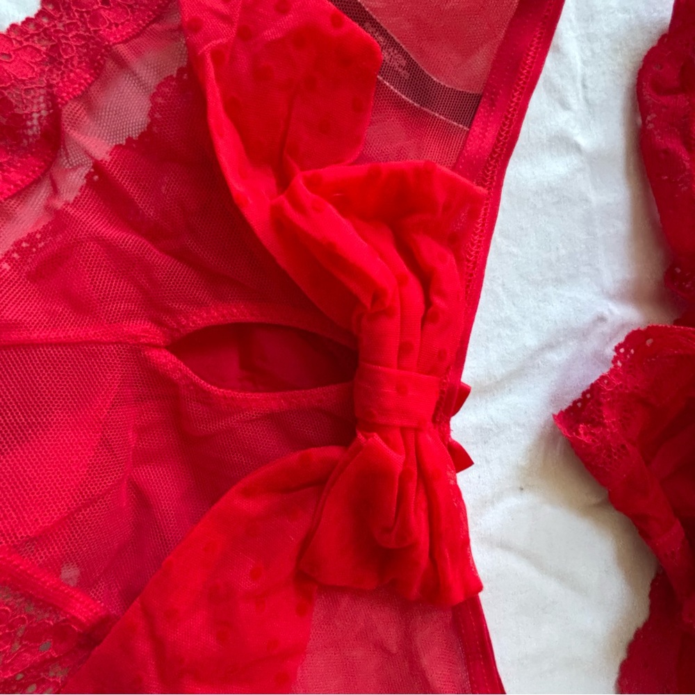 Victoria's Secret Red Lace Bra Set - Picture 10 of 10